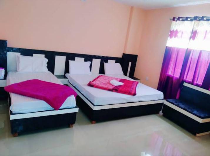 Twin bed room