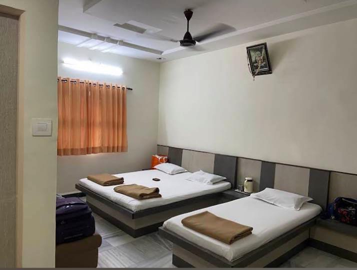 Group Stay at Maheshwari Bakht Niwas, Rameshwaram